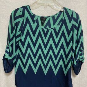 Women's S Rue 21 Turquoise/Blue Zig Zag Pattern Shirt